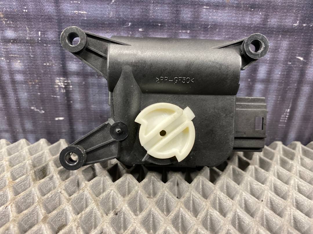 Мотор заслонки печки, 720 рублей, Красноярск