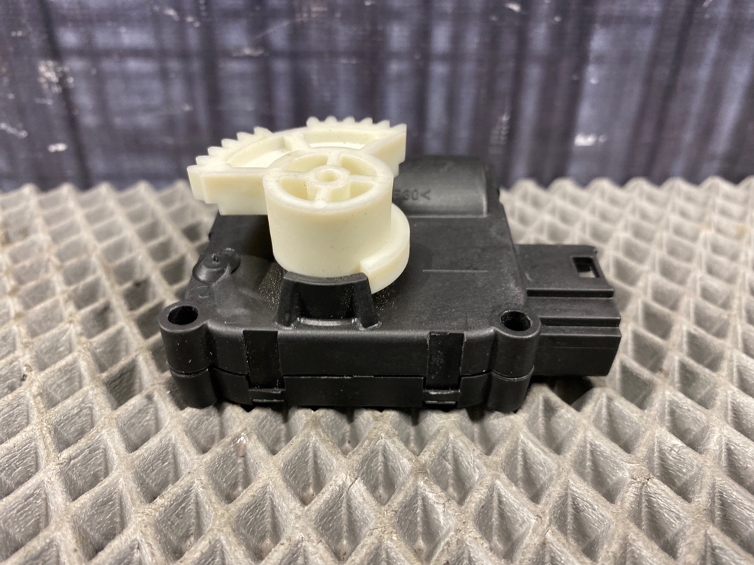 Мотор заслонки печки, 720 рублей, Красноярск