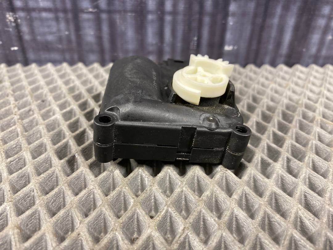 Мотор заслонки печки, 720 рублей, Красноярск