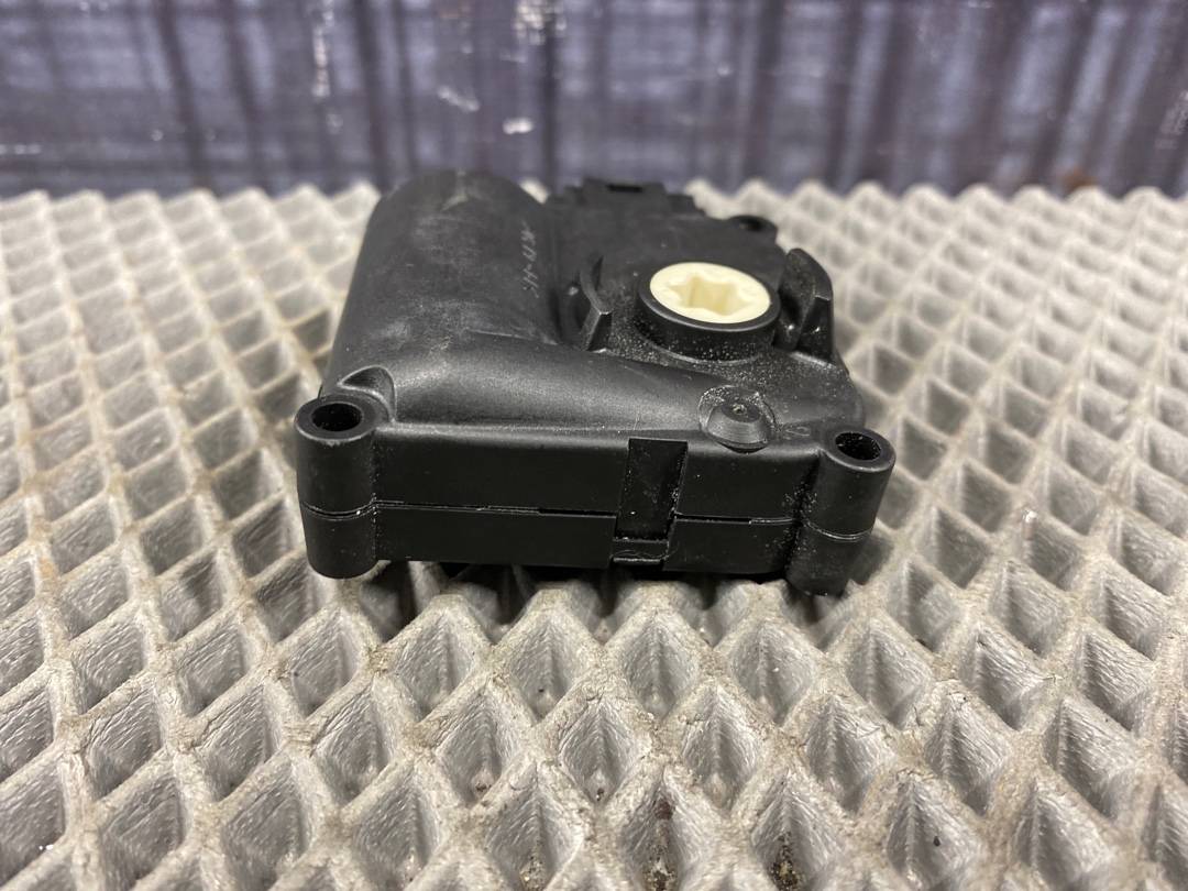 Мотор заслонки печки, 720 рублей, Красноярск