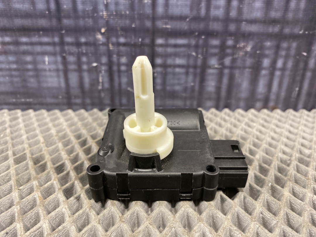 Мотор заслонки печки, 720 рублей, Красноярск