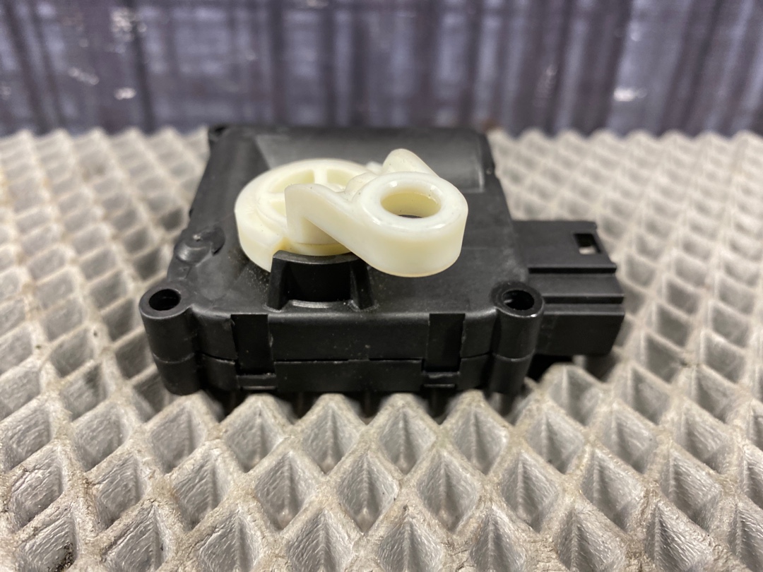 Мотор заслонки печки, 720 рублей, Красноярск