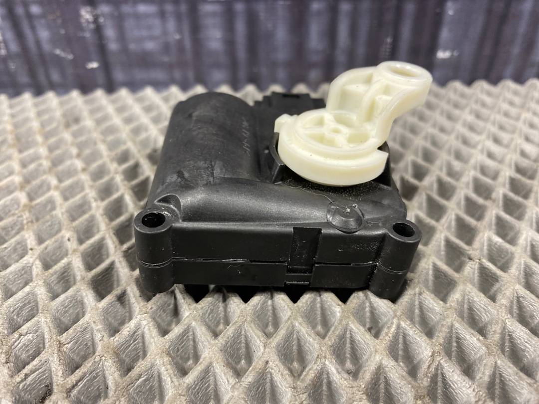 Мотор заслонки печки, 720 рублей, Красноярск