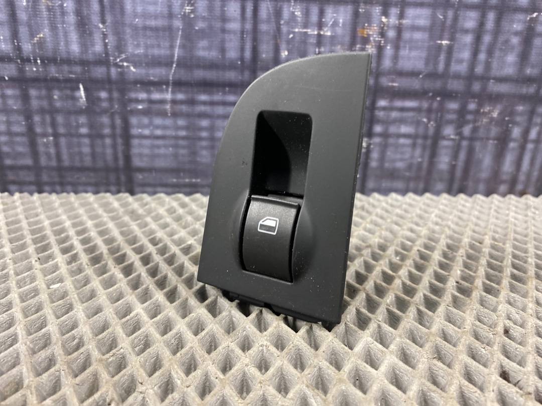 Кнопка стеклоподъемника, 275 рублей, Красноярск