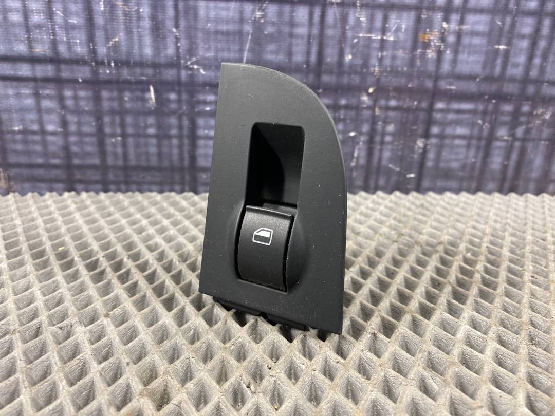 Кнопка стеклоподъемника, 275 рублей, Красноярск