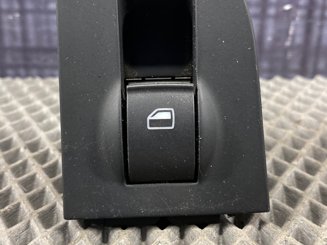 Кнопка стеклоподъемника, 275 рублей, Красноярск