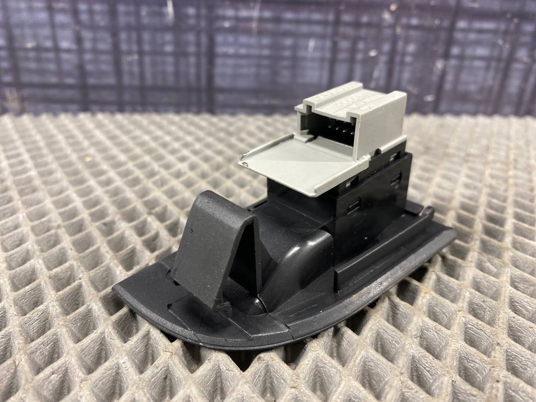 Кнопка стеклоподъемника, 275 рублей, Красноярск