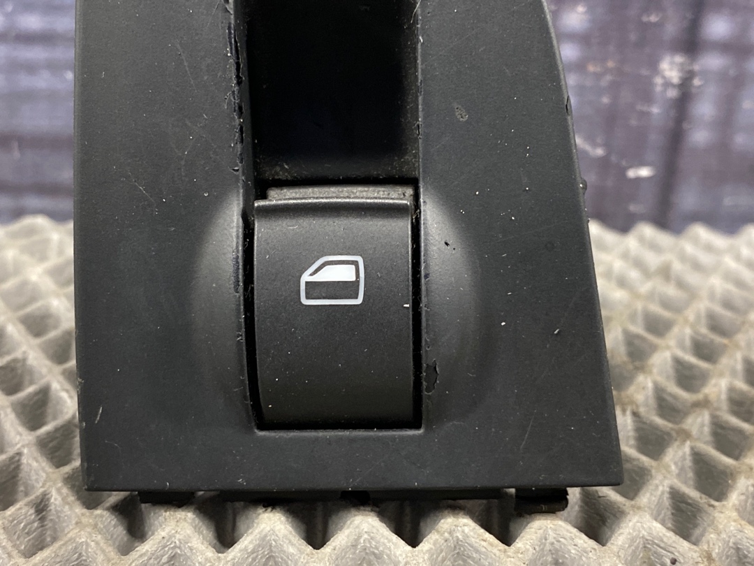 Кнопка стеклоподъемника, 275 рублей, Красноярск