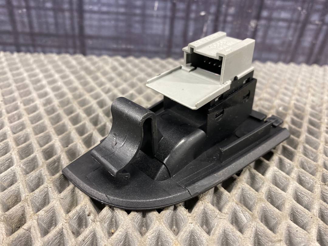 Кнопка стеклоподъемника, 275 рублей, Красноярск