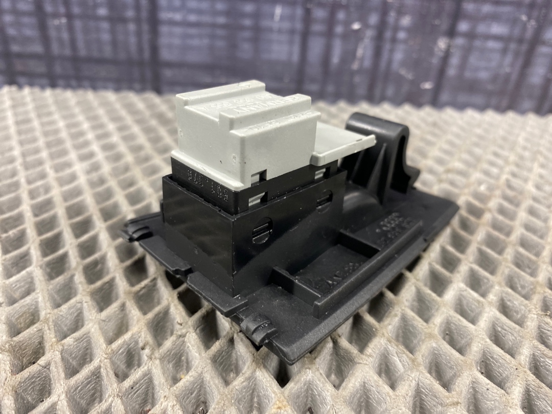 Кнопка стеклоподъемника, 275 рублей, Красноярск