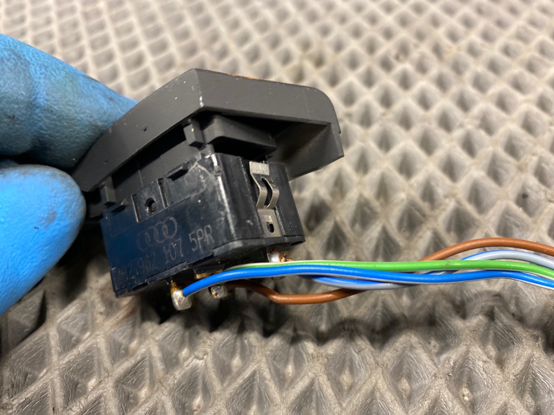 Кнопка центрального замка, 360 рублей, Красноярск