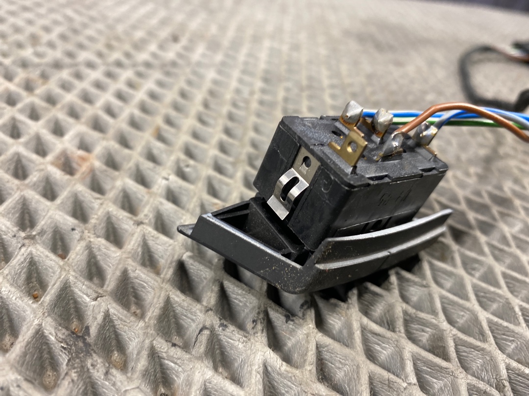 Кнопка центрального замка, 360 рублей, Красноярск