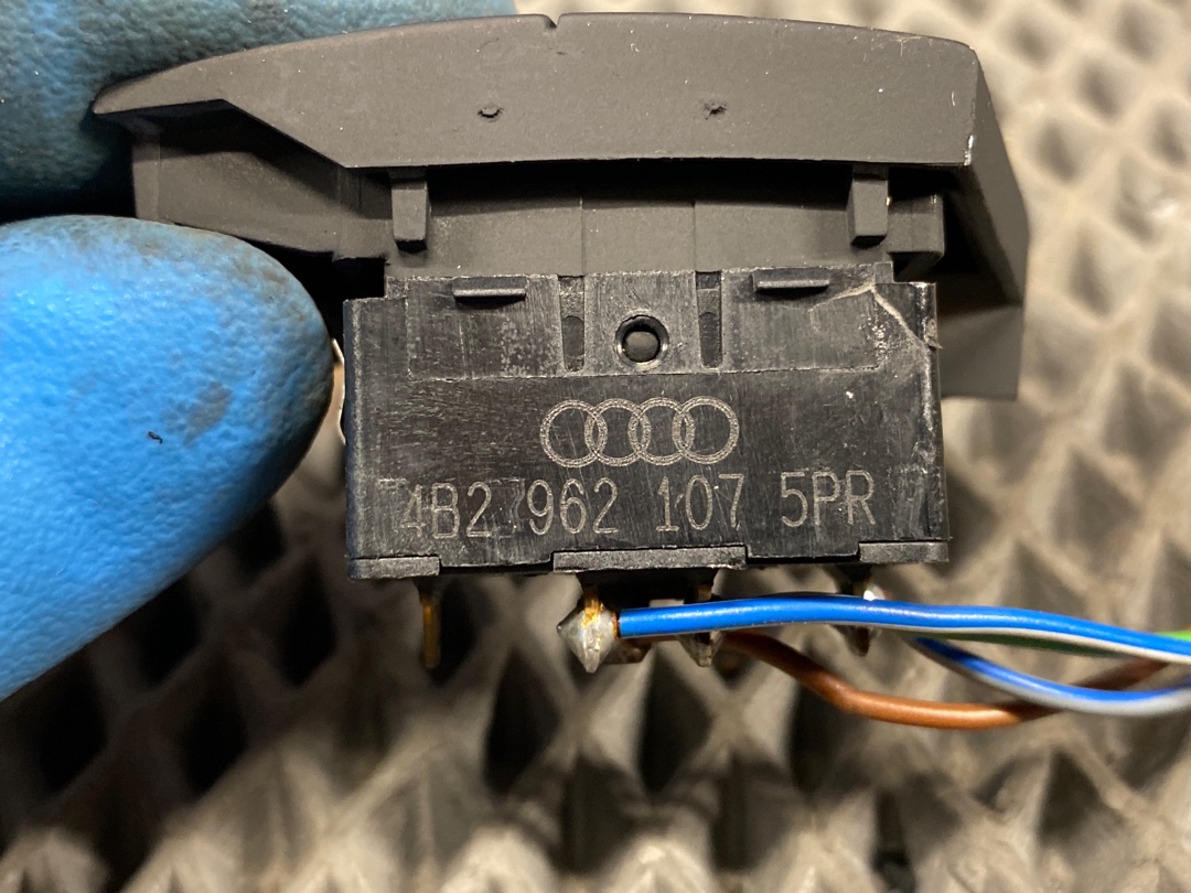 Кнопка центрального замка, 360 рублей, Красноярск