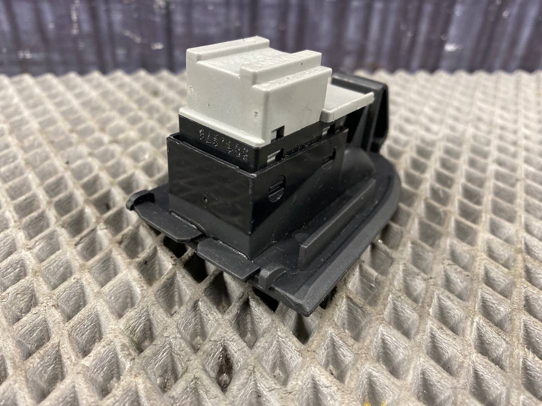 Кнопка стеклоподъемника, 330 рублей, Красноярск