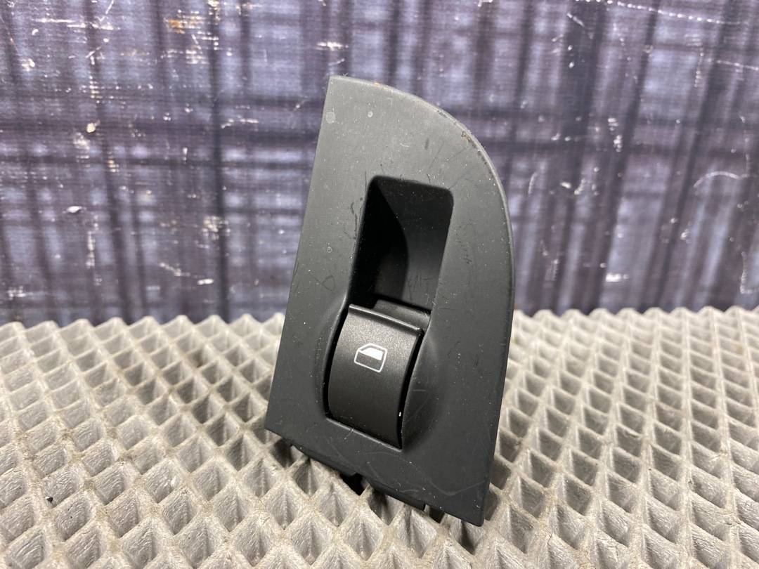 Кнопка стеклоподъемника, 330 рублей, Красноярск