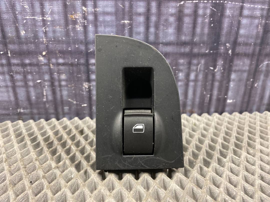 Кнопка стеклоподъемника, 330 рублей, Красноярск