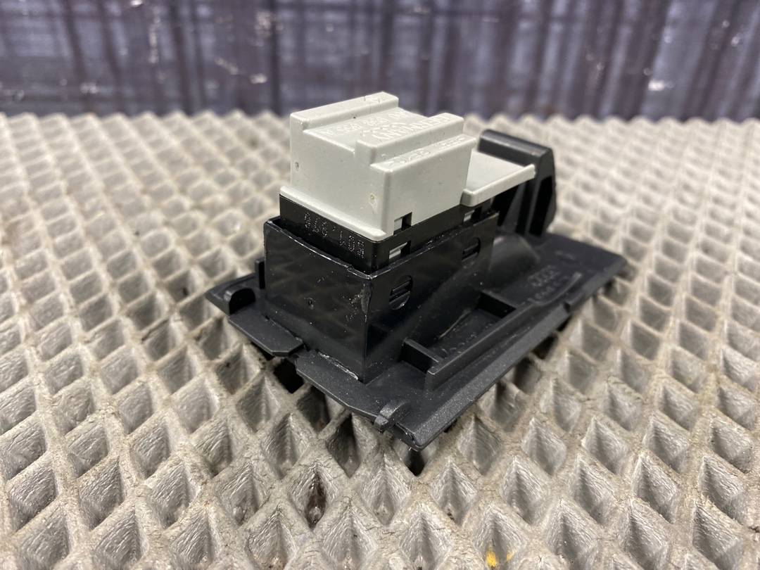 Кнопка стеклоподъемника, 330 рублей, Красноярск