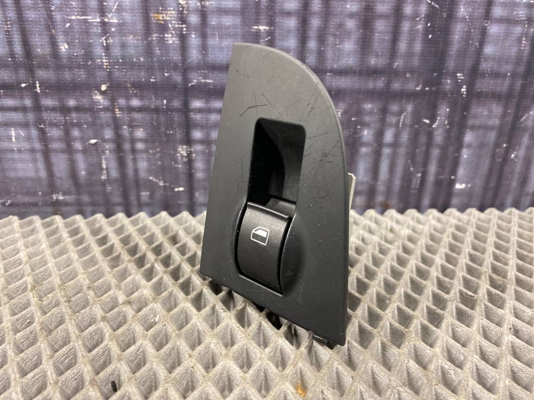 Кнопка стеклоподъемника, 330 рублей, Красноярск