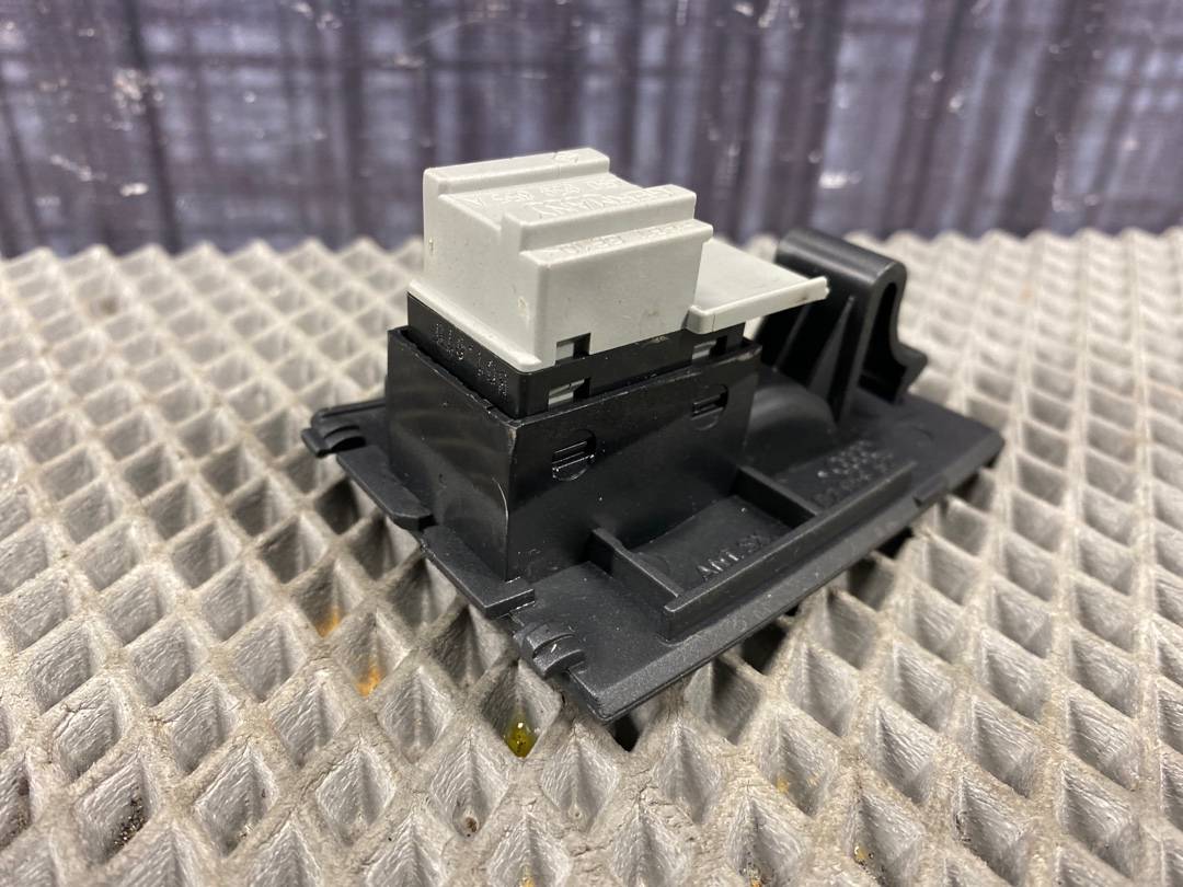 Кнопка стеклоподъемника, 330 рублей, Красноярск