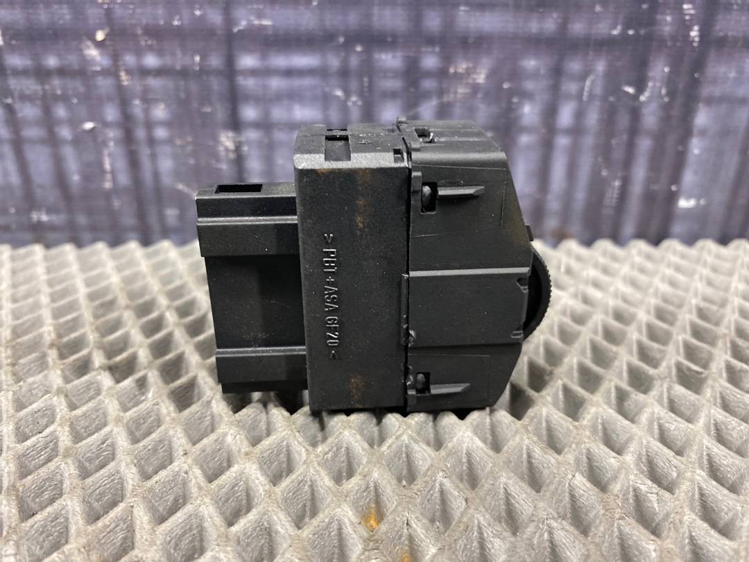 Кнопка яркости подсветки, 270 рублей, Красноярск