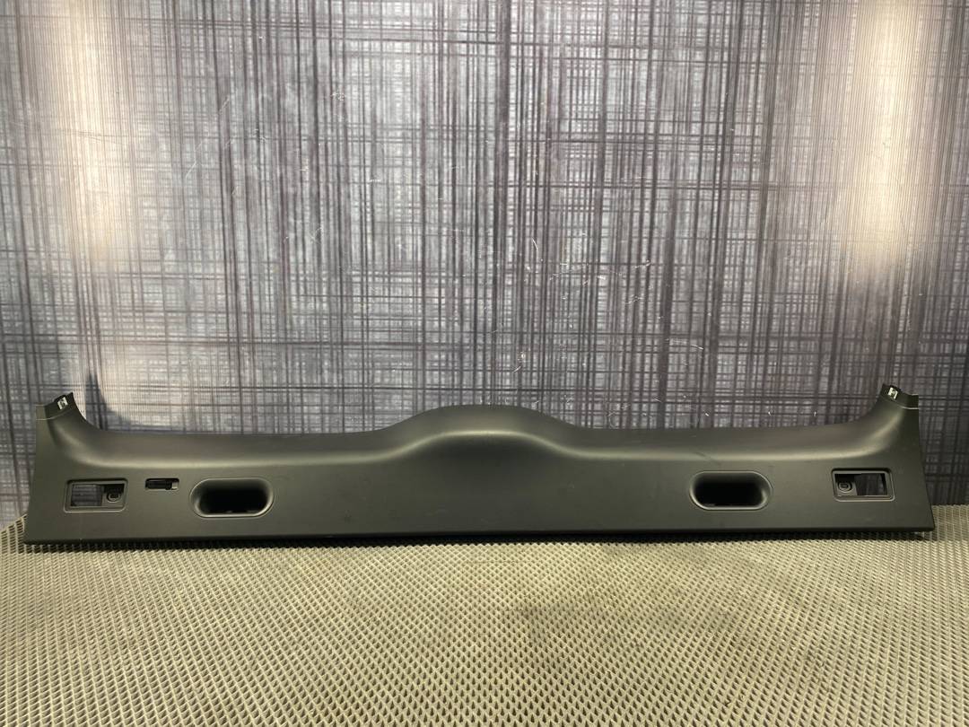 Пластик крышки багажника, 595 рублей, Красноярск