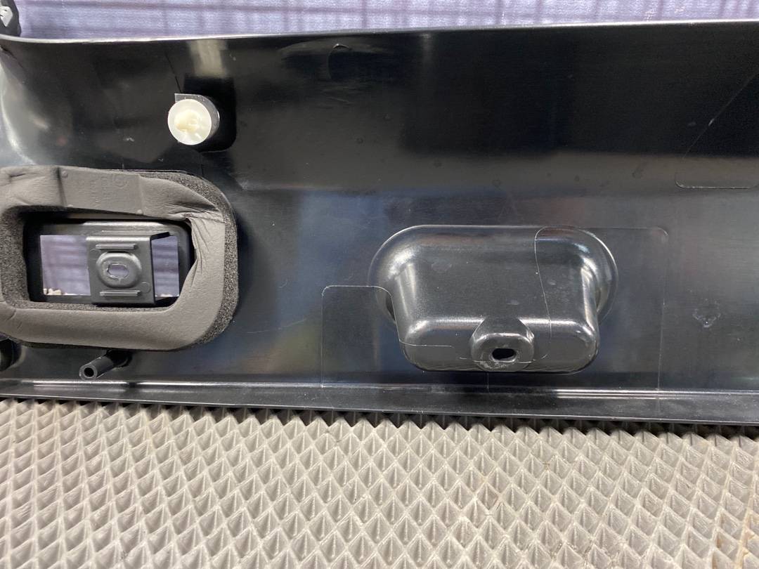 Пластик крышки багажника, 595 рублей, Красноярск