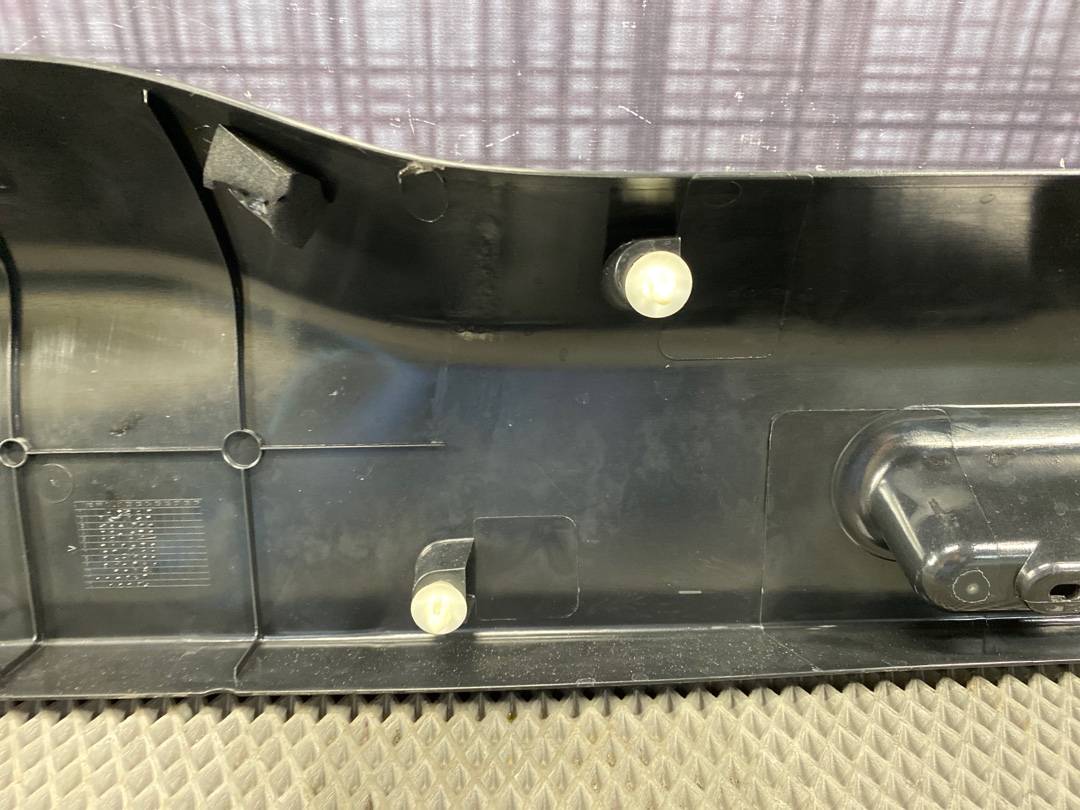 Пластик крышки багажника, 595 рублей, Красноярск