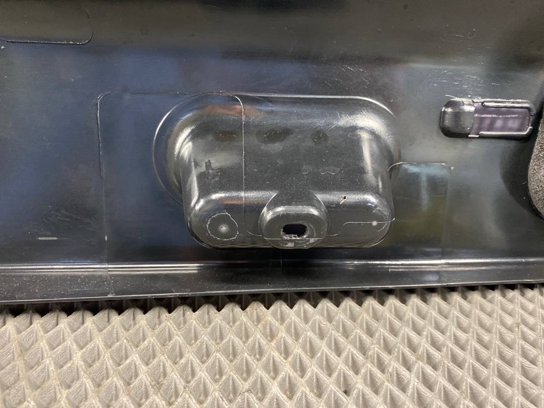 Пластик крышки багажника, 595 рублей, Красноярск