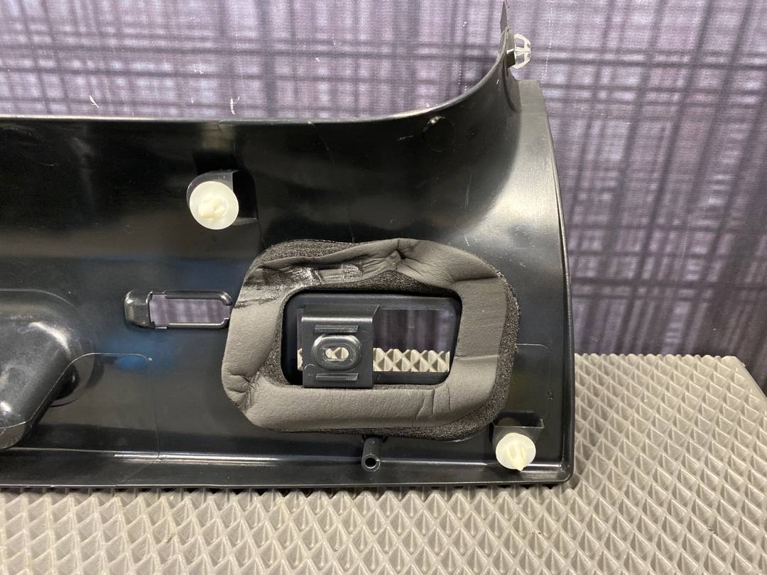 Пластик крышки багажника, 595 рублей, Красноярск