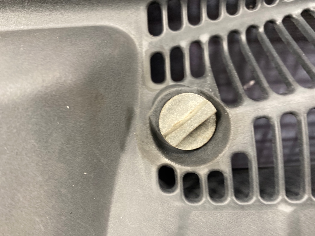 Решетка под лобовое стекло, 1246 рублей, Красноярск