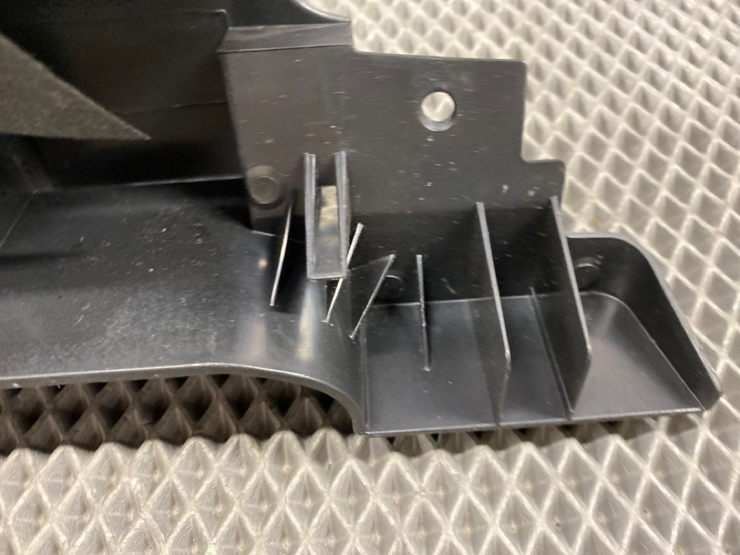 Пластик багажника, 490 рублей, Красноярск