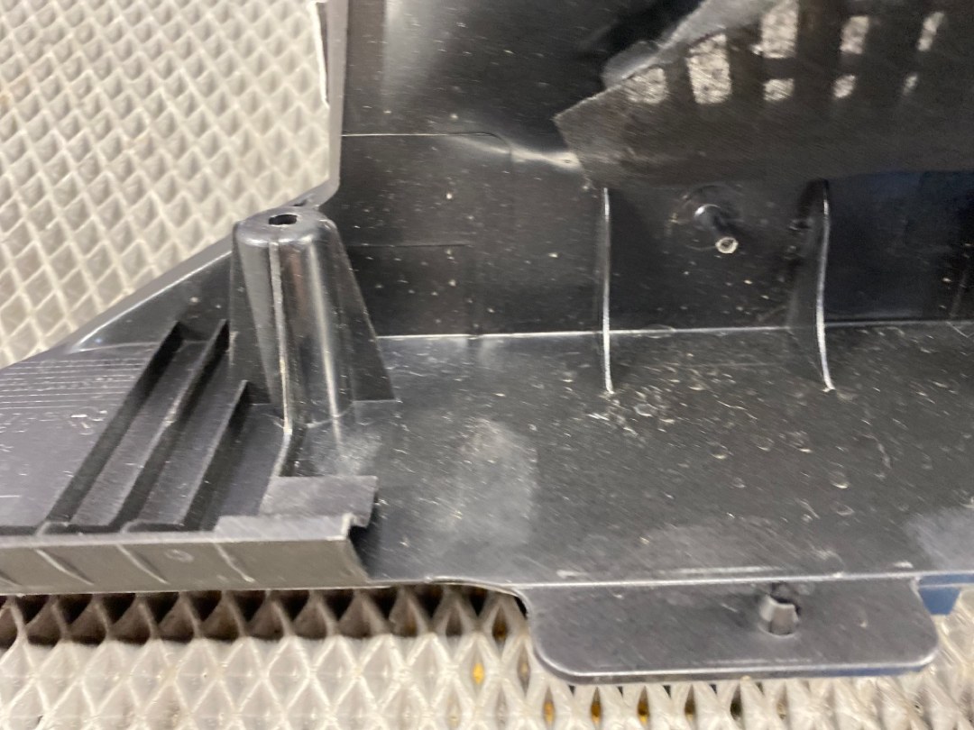 Пластик багажника, 490 рублей, Красноярск