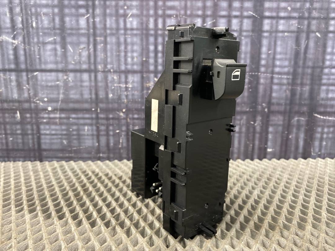 Кнопка стеклоподъемника, 868 рублей, Красноярск