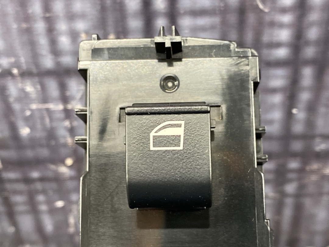 Кнопка стеклоподъемника, 868 рублей, Красноярск