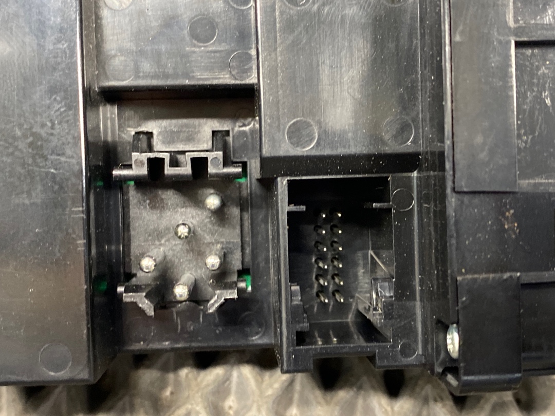 Кнопка стеклоподъемника, 868 рублей, Красноярск