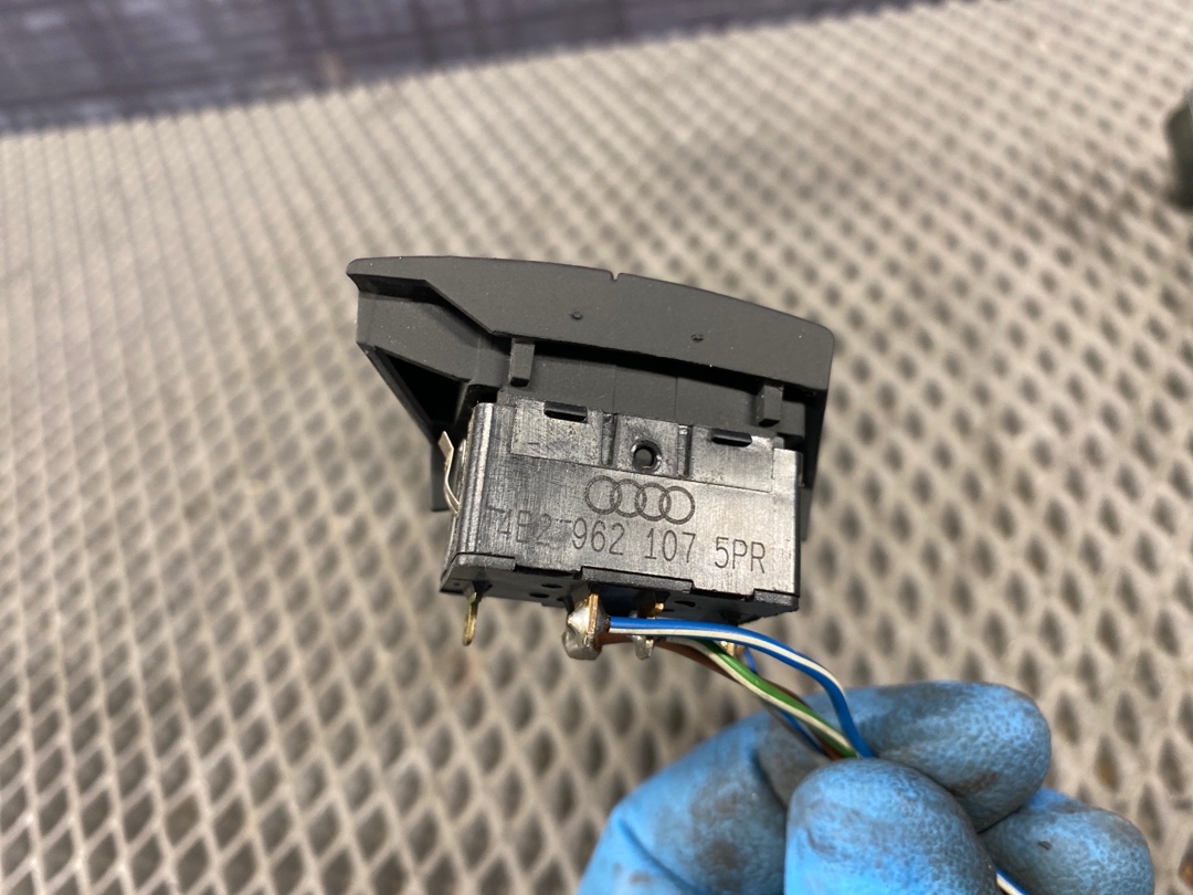 Кнопка центрального замка, 650 рублей, Красноярск