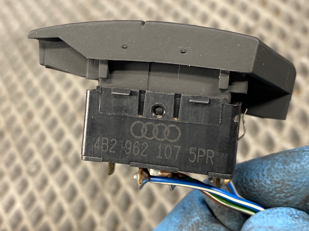 Кнопка центрального замка, 650 рублей, Красноярск