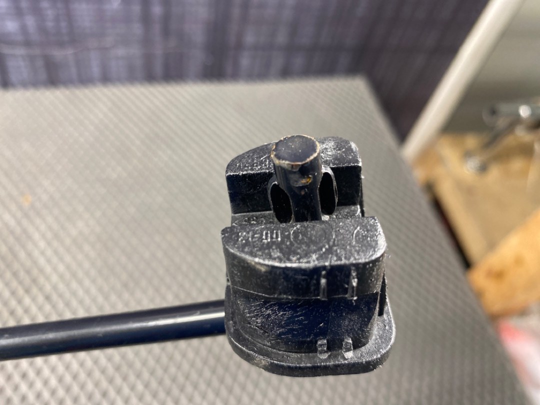 Упор капота, 360 рублей, Красноярск