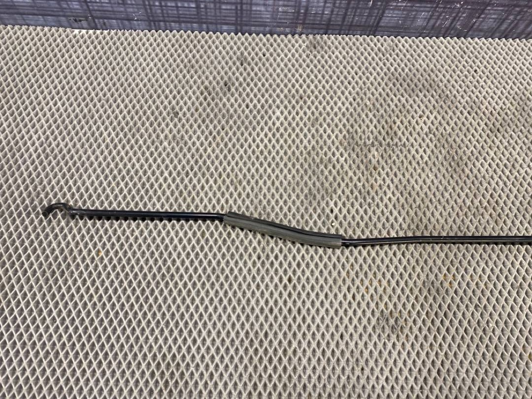 Упор капота, 360 рублей, Красноярск