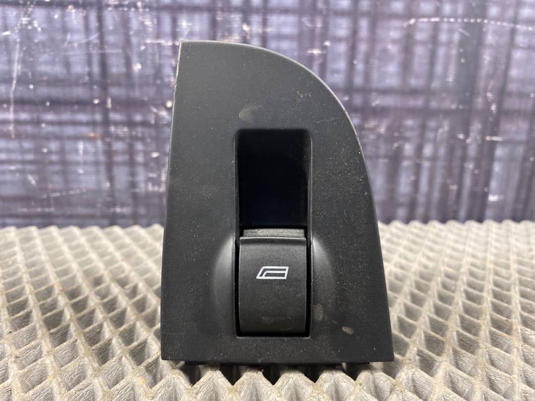 Кнопка стеклоподъемника, 275 рублей, Красноярск