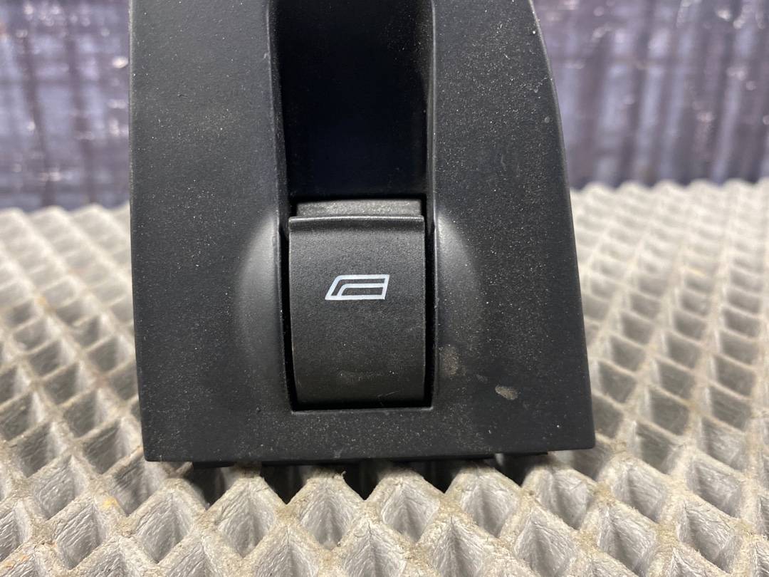 Кнопка стеклоподъемника, 275 рублей, Красноярск