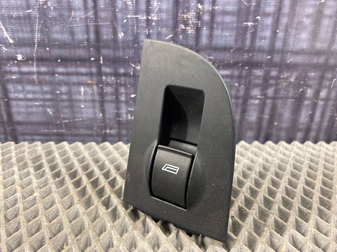 Кнопка стеклоподъемника, 275 рублей, Красноярск