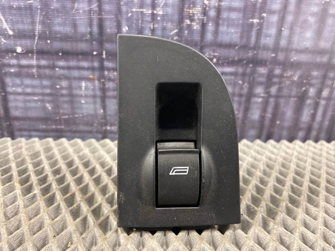 Кнопка стеклоподъемника, 275 рублей, Красноярск