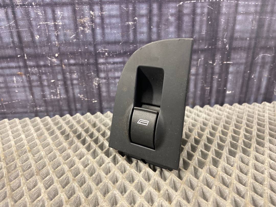 Кнопка стеклоподъемника, 275 рублей, Красноярск