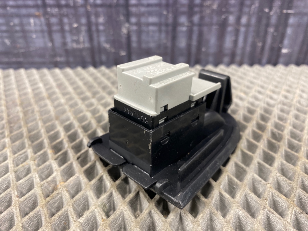 Кнопка стеклоподъемника, 275 рублей, Красноярск