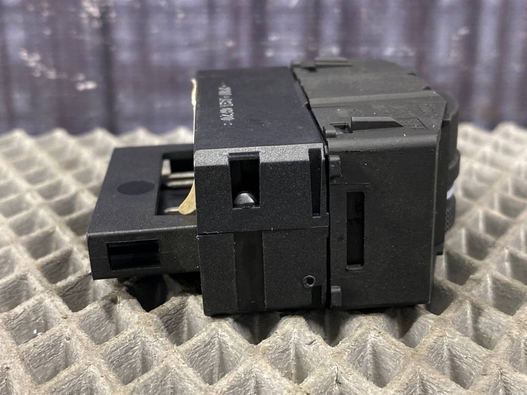 Кнопка яркости подсветки, 225 рублей, Красноярск