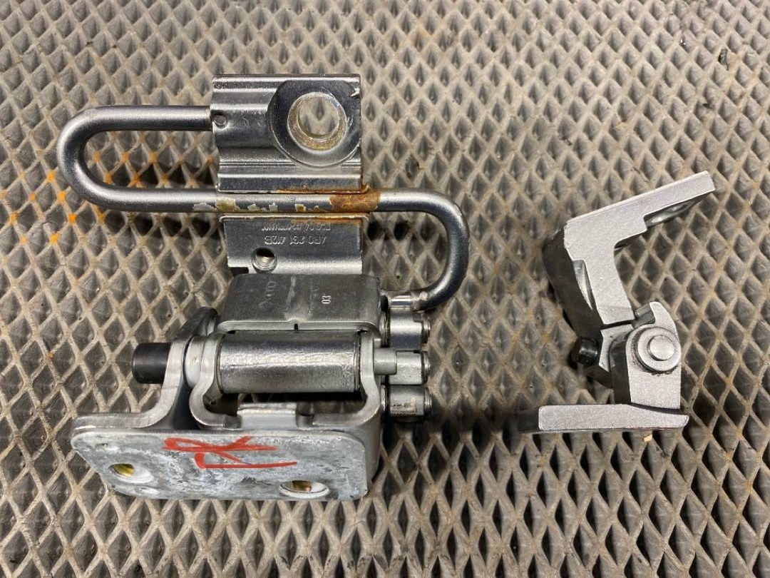 Петля двери, 1000 рублей, Красноярск