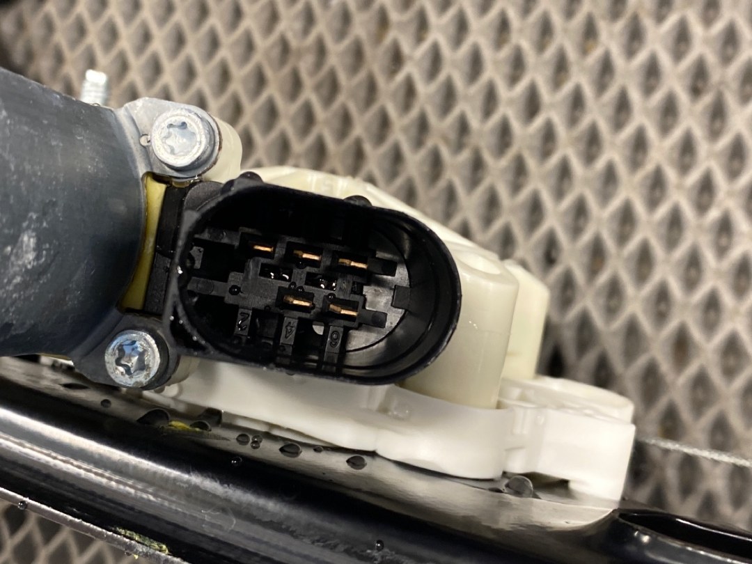 Стеклоподъемник, 2000 рублей, Красноярск