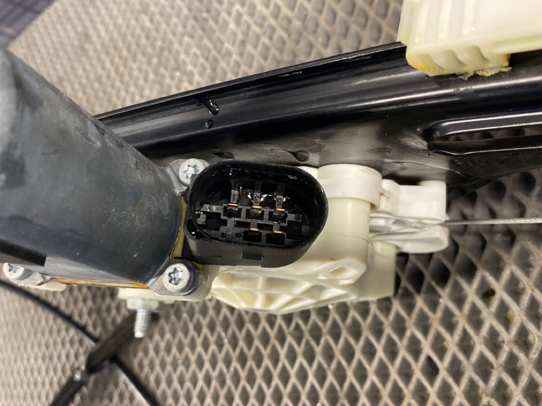 Стеклоподъемник, 2000 рублей, Красноярск