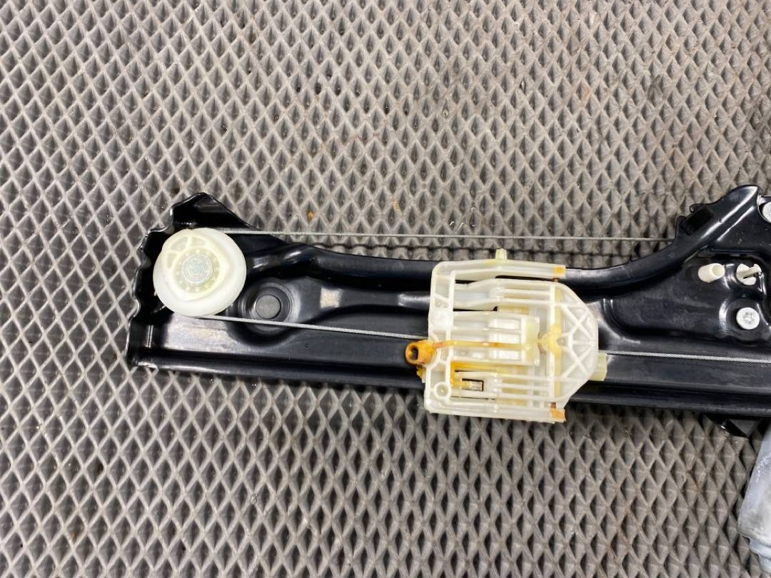 Стеклоподъемник, 2000 рублей, Красноярск